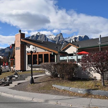 The Drake Inn Canmore Exterior foto