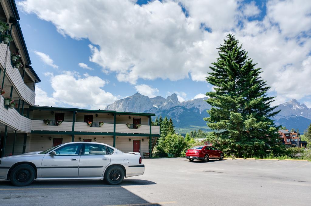 The Drake Inn Canmore Exterior foto